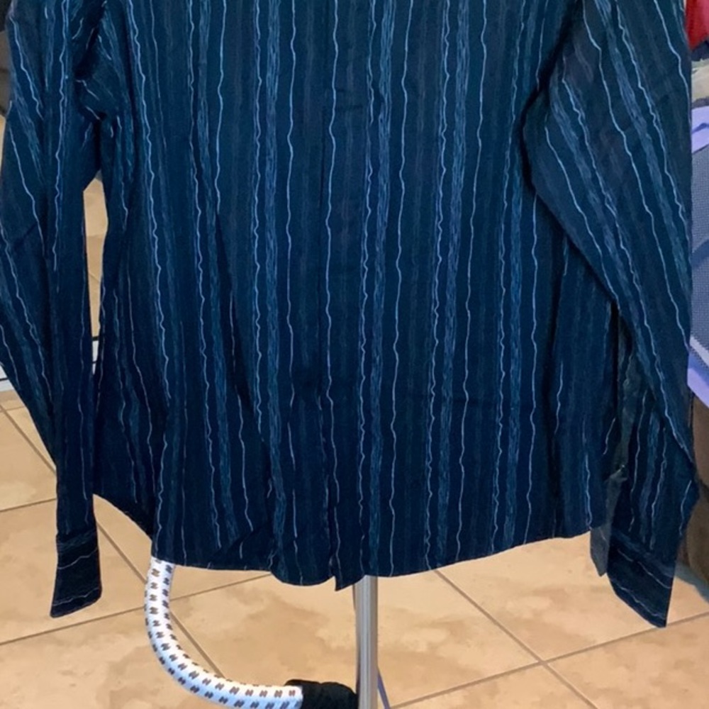 Large Shirt - Picture 2 of 4